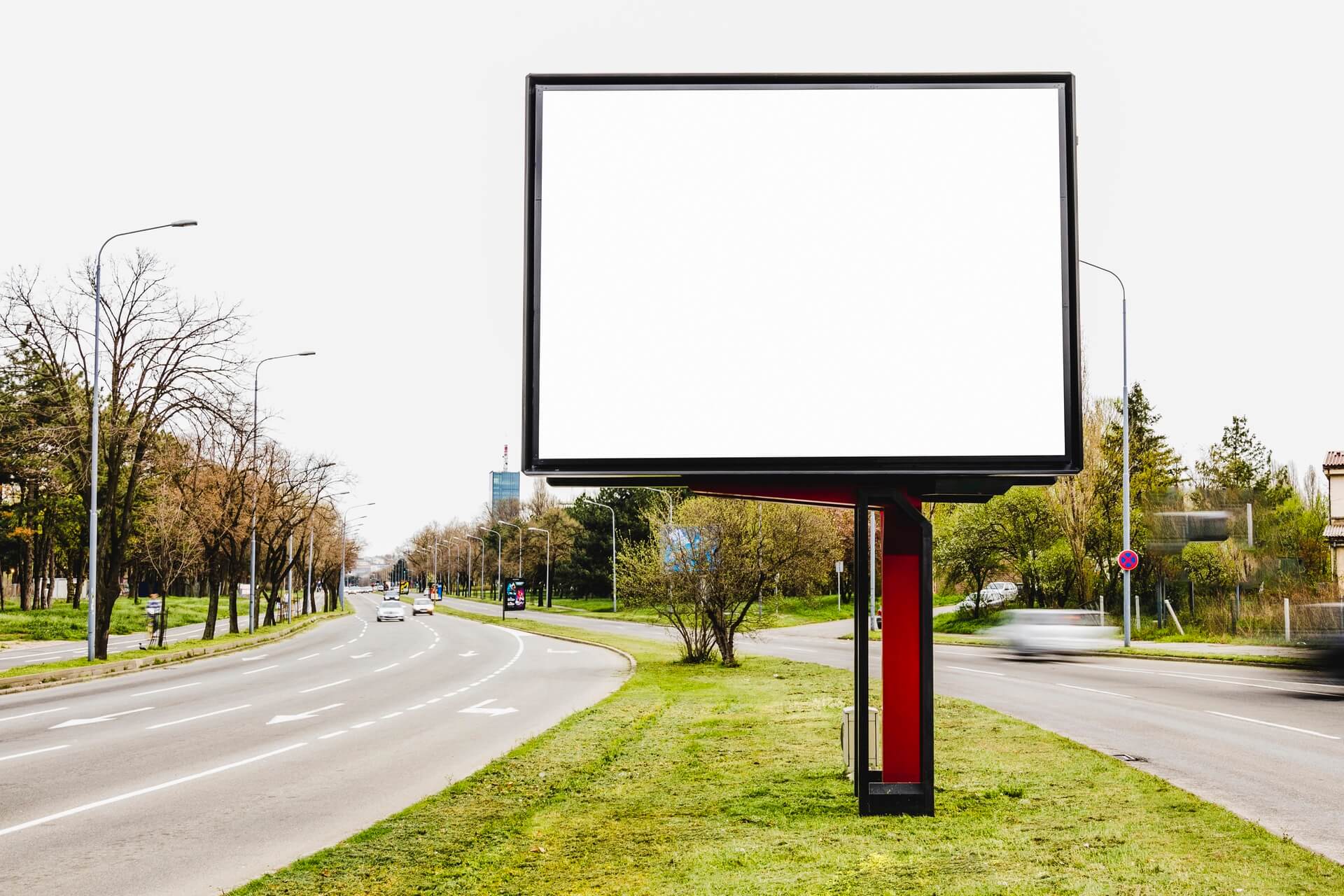 Уличные полотна: как светодиодные рекламные щиты становятся средством городского творческого самовыражения?